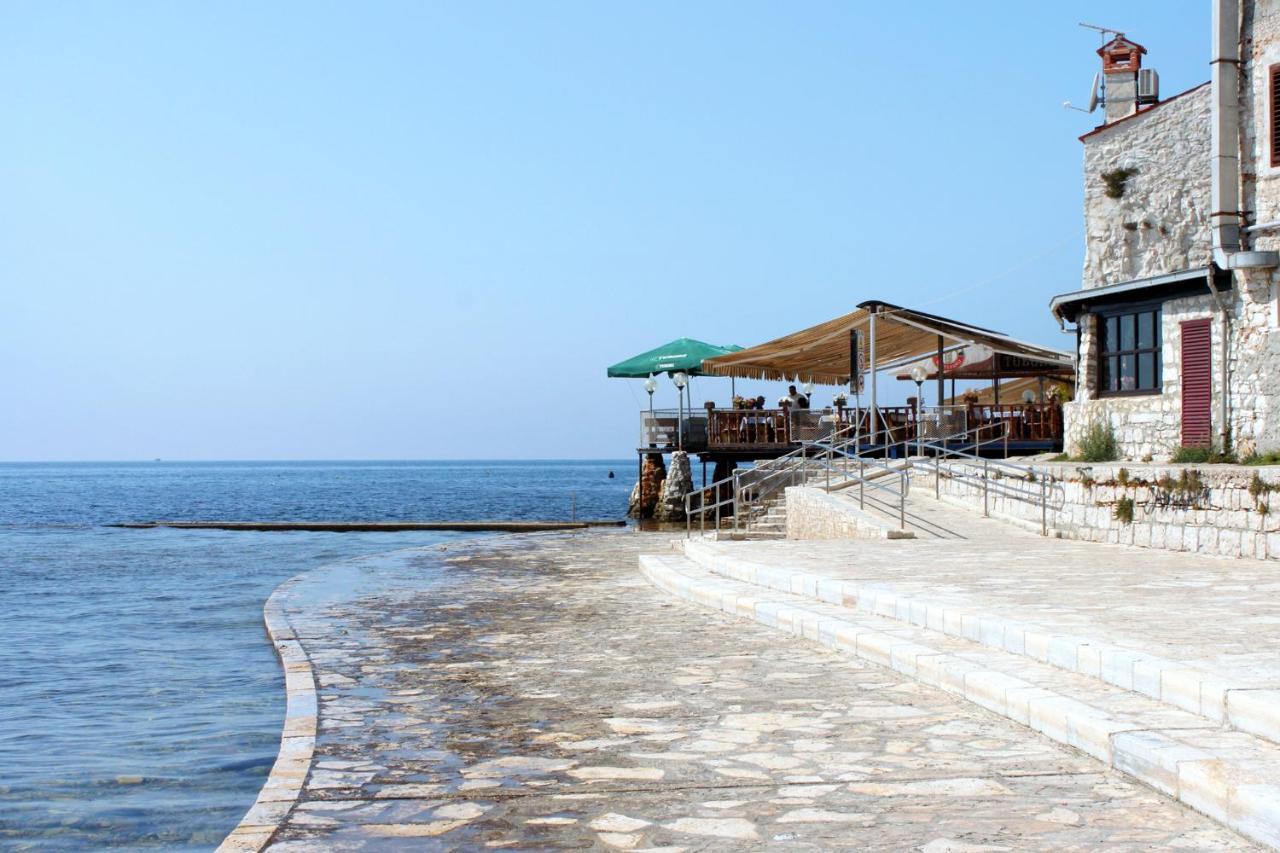Apartments With A Parking Space Umag - 7066 Exterior foto