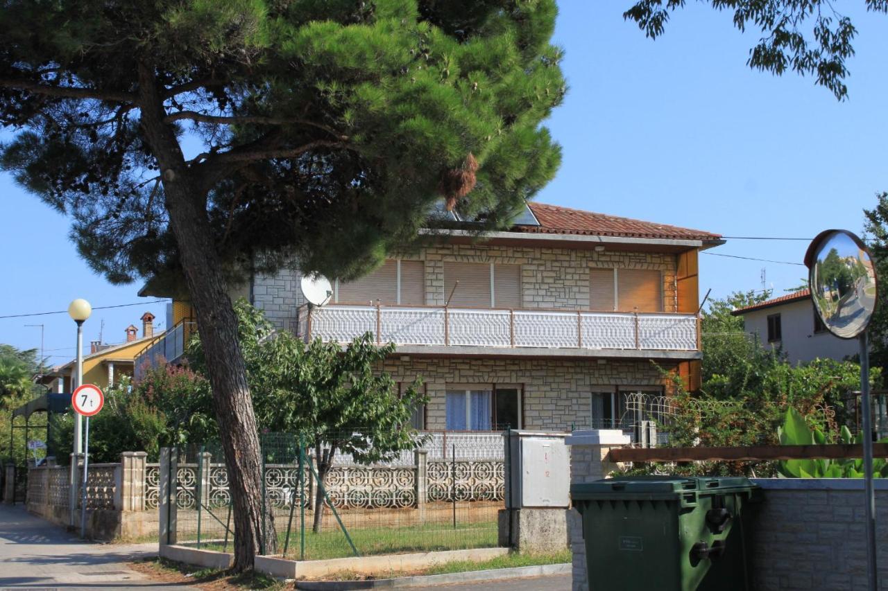 Apartments With A Parking Space Umag - 7066 Exterior foto