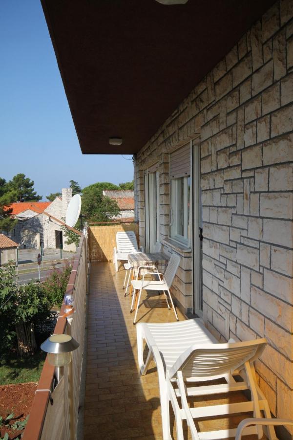 Apartments With A Parking Space Umag - 7066 Exterior foto