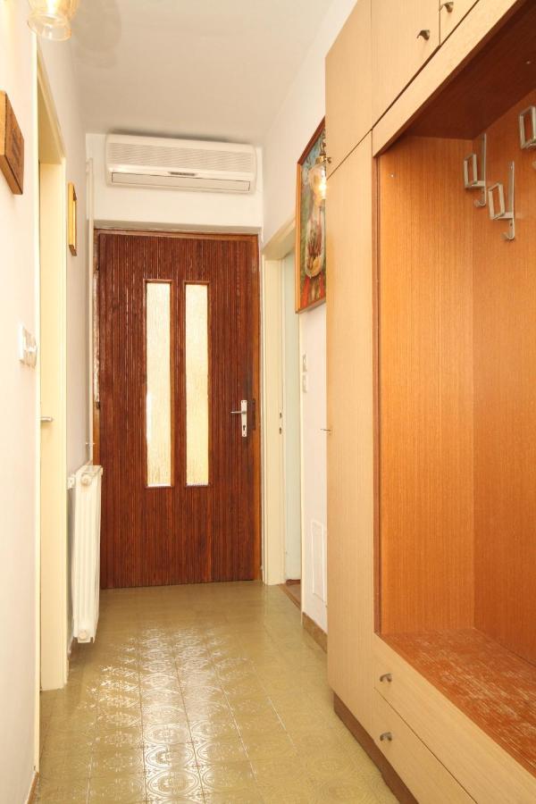 Apartments With A Parking Space Umag - 7066 Exterior foto