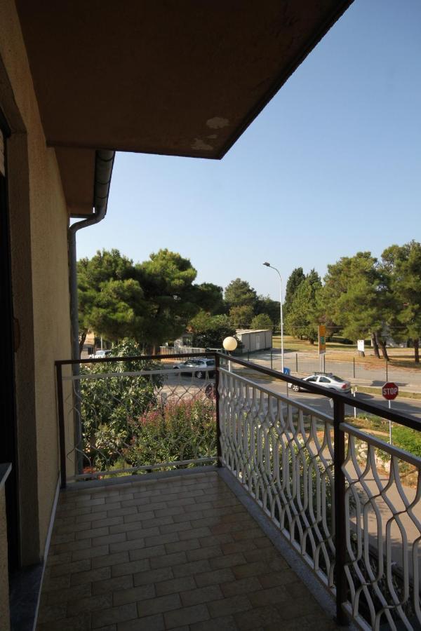 Apartments With A Parking Space Umag - 7066 Exterior foto